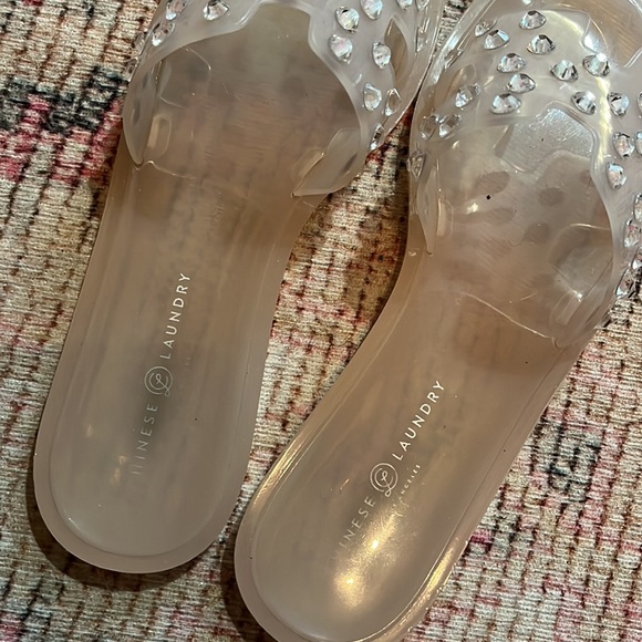 Chinese Laundry jelly sandal - Picture 2 of 3